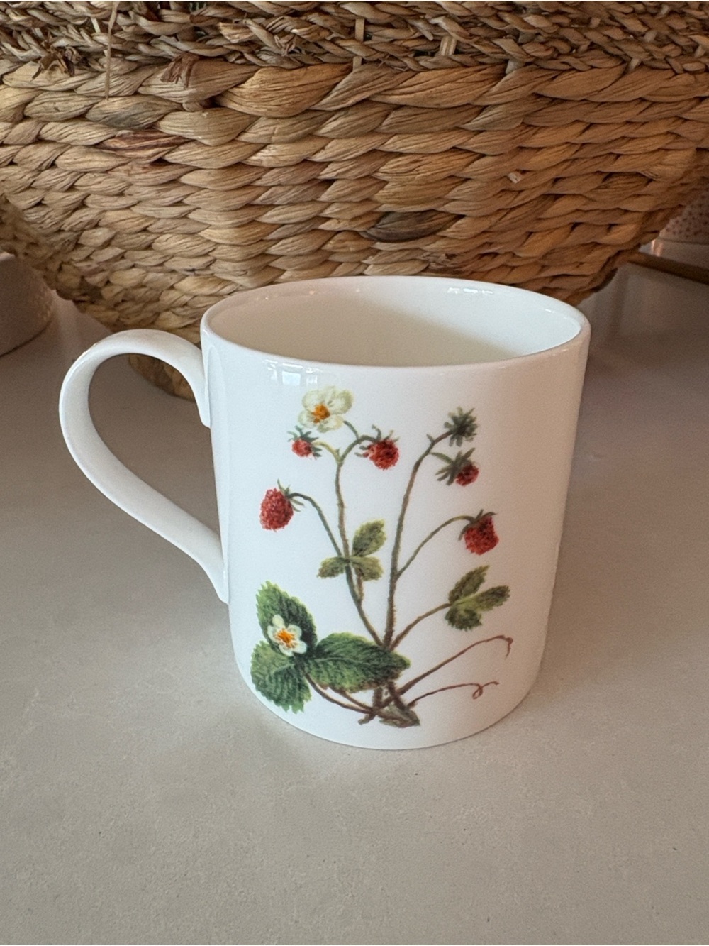 SOPHIA DAVENPORT White Strawberry Botanic Ceramic Mug